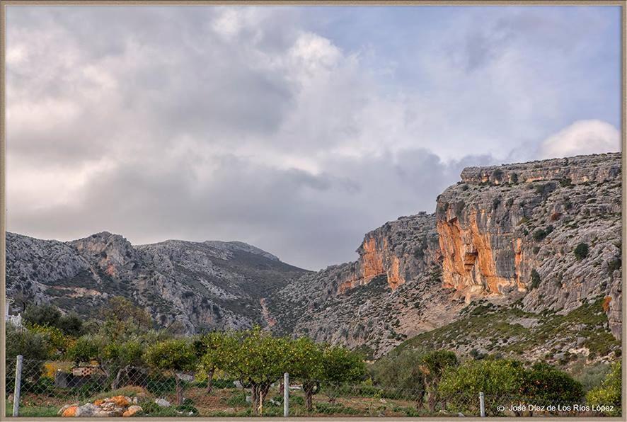Гостевой дом Casa Angelita Caminito Del Rey, Duplex Con Terraza En El Centro De Andalucia Valle de Abdalagis Экстерьер фото